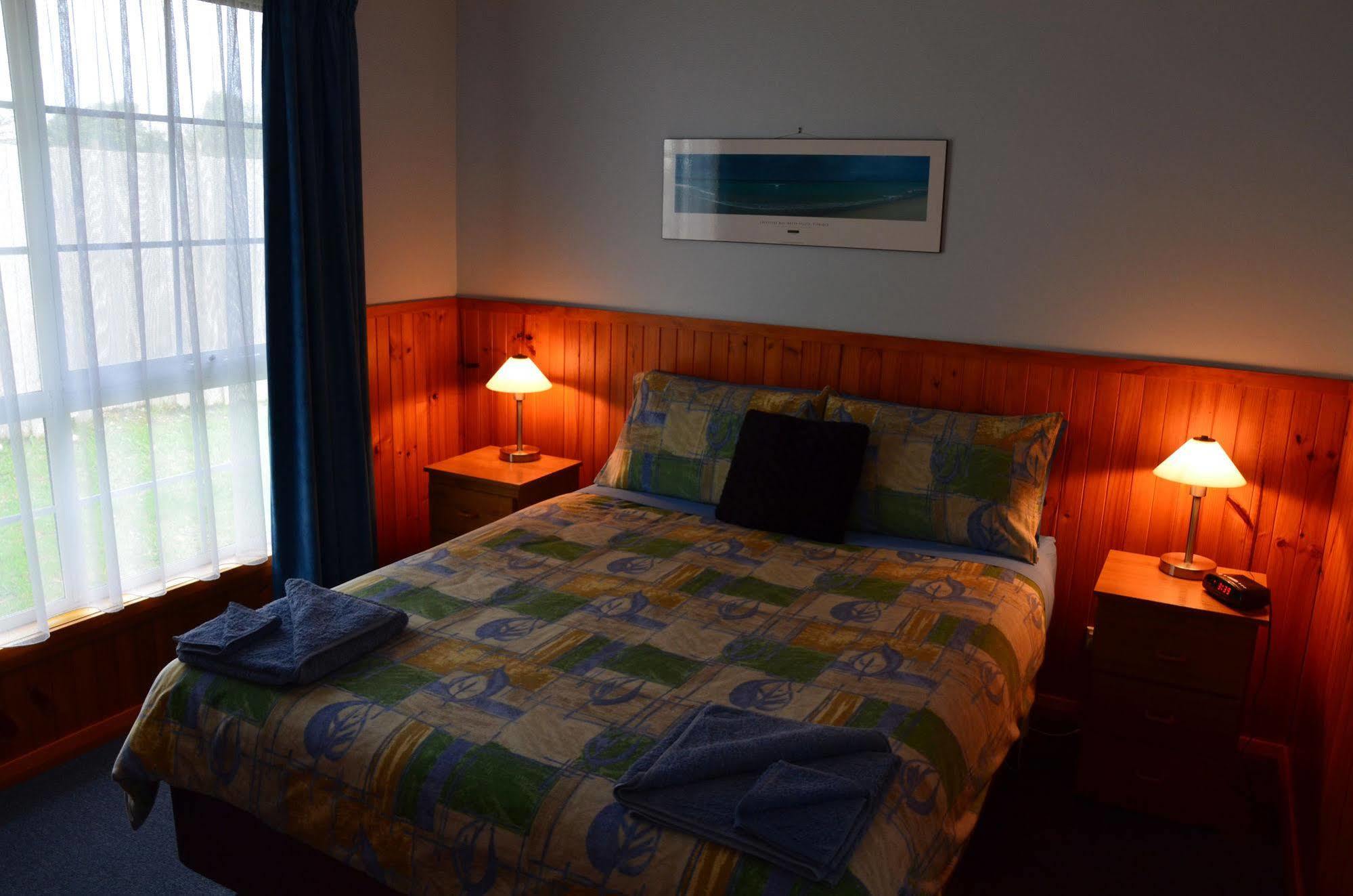 Castaway Holiday Apartments Стран Екстер'єр фото