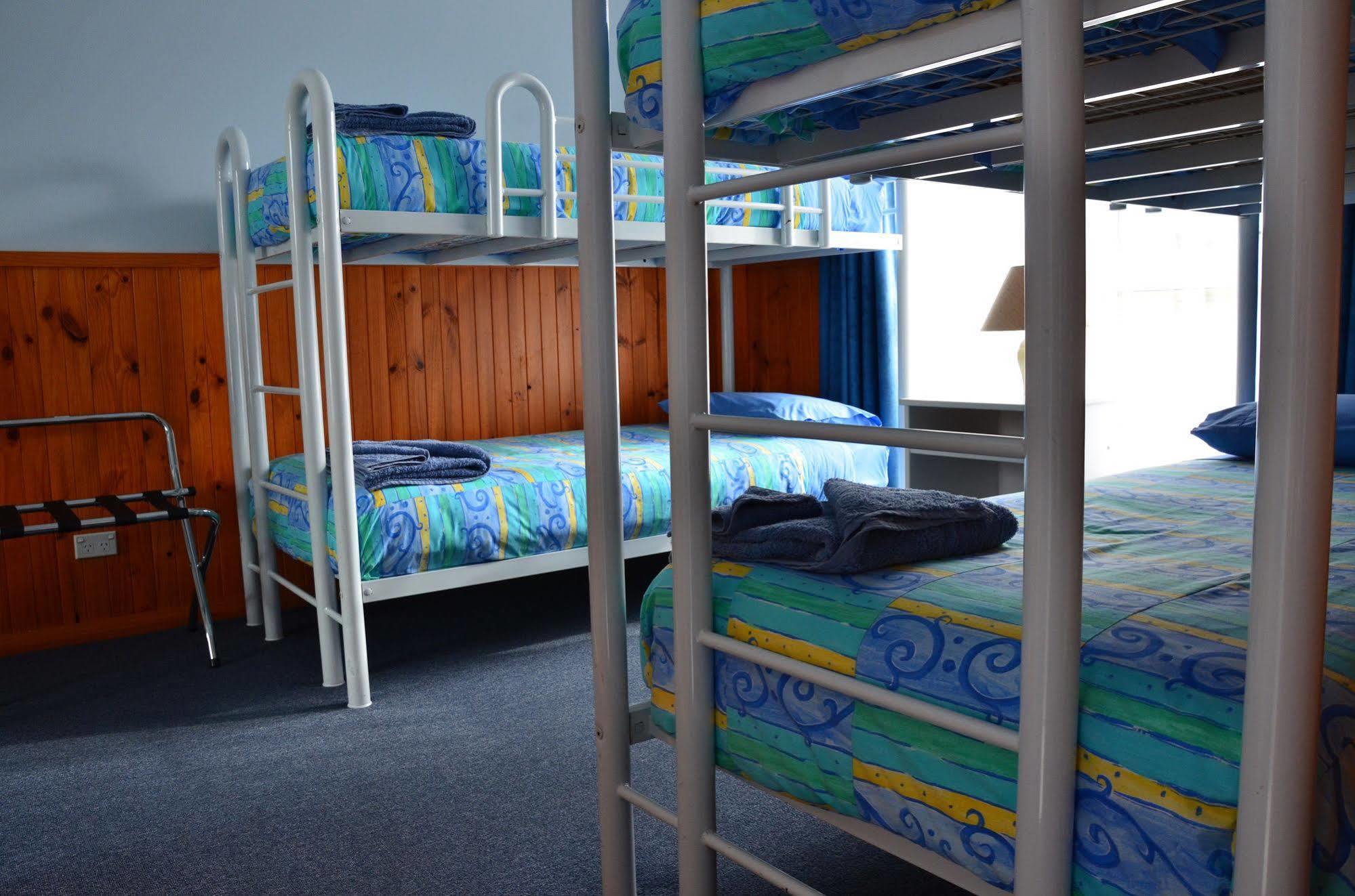 Castaway Holiday Apartments Стран Екстер'єр фото